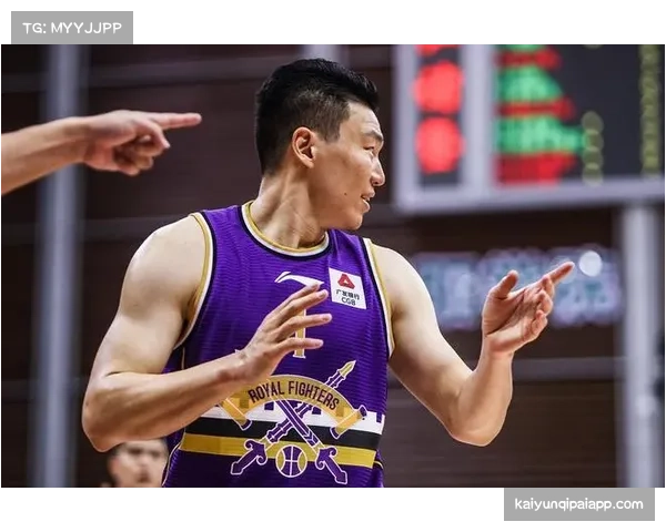 法莱卡斯应对吴前伤缺,战术调整仍能保持竞争力 法莱卡斯应对吴前伤缺,战术调整仍能保持竞争力